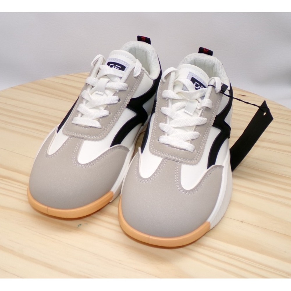 De Florance Cloudea Shoes Sneakers Womens Beige Black Size 8.5 Lace Up‎ NWT READ